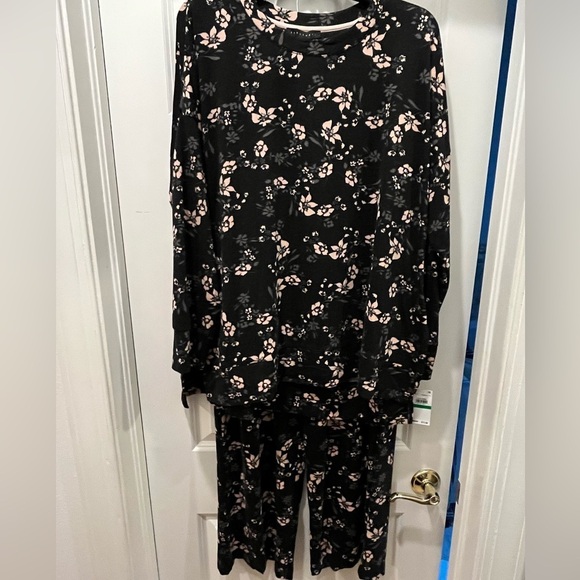 Sanctuary Other - SANCTUARY PAJAMAS 2- piece NWT sz L